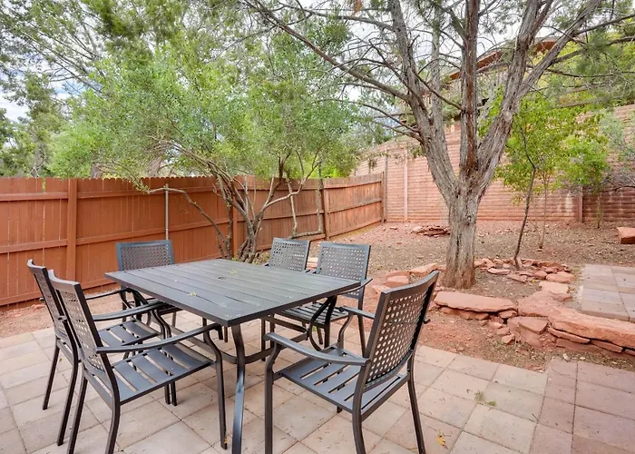 Hot Tub & Patio: Modern Home! * Sedona